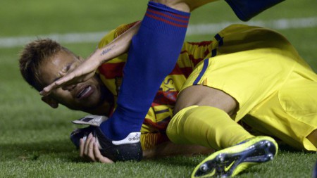 Barcelona pede proteção para o atacante Neymar