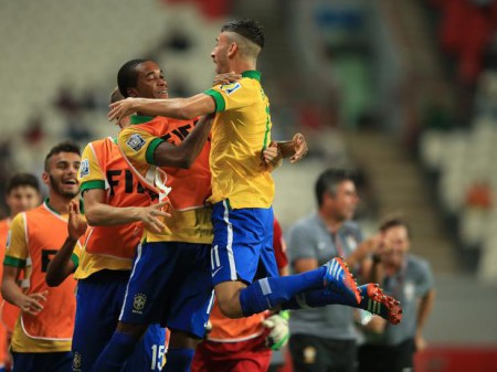 Mundial Sub-17: Brasil arrasa Emirados Árabes e avança às oitavas de final
